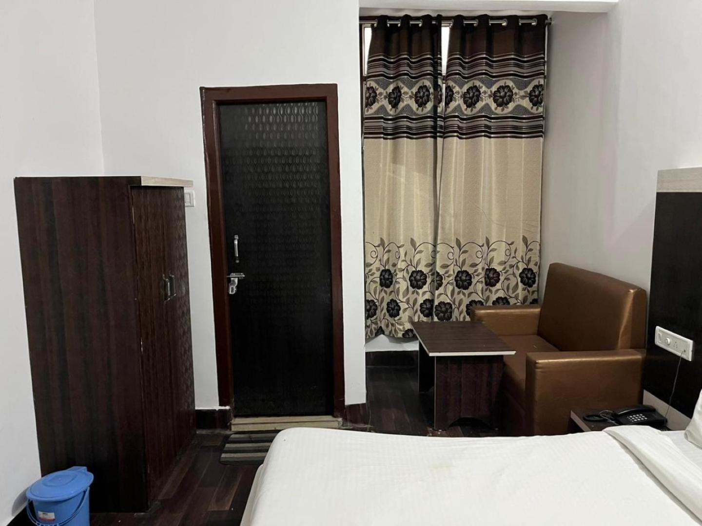 Hotel Lords Paradise Katra  Extérieur photo