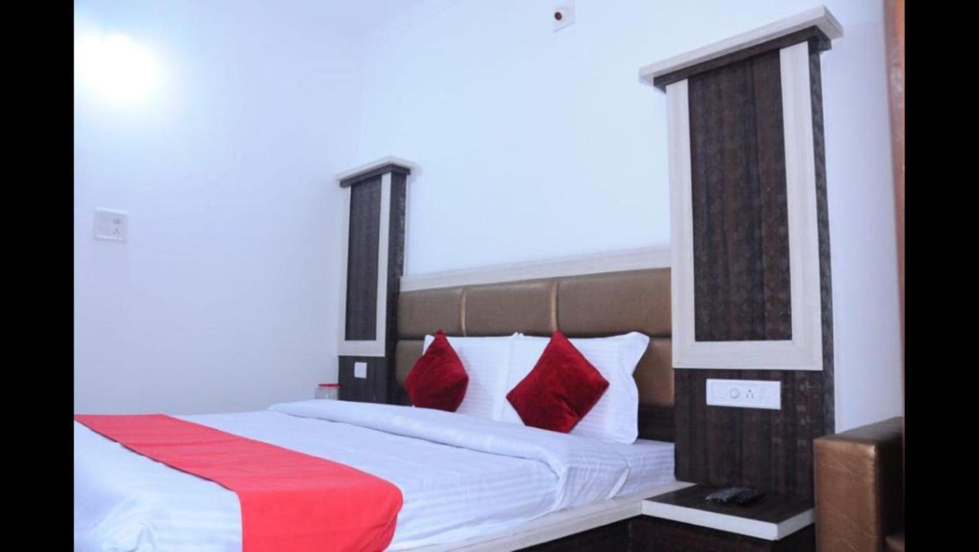 Hotel Lords Paradise Katra  Extérieur photo